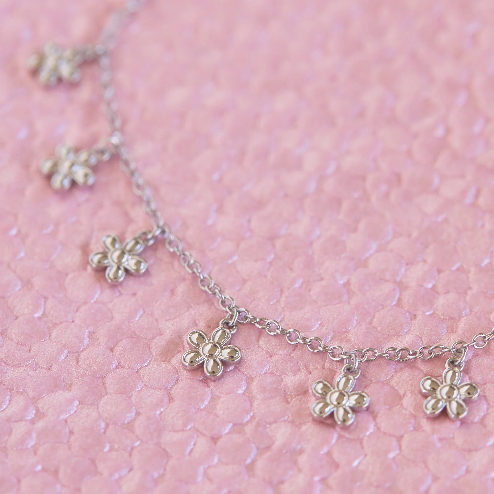 Bitty Daisies Choker - Image 4