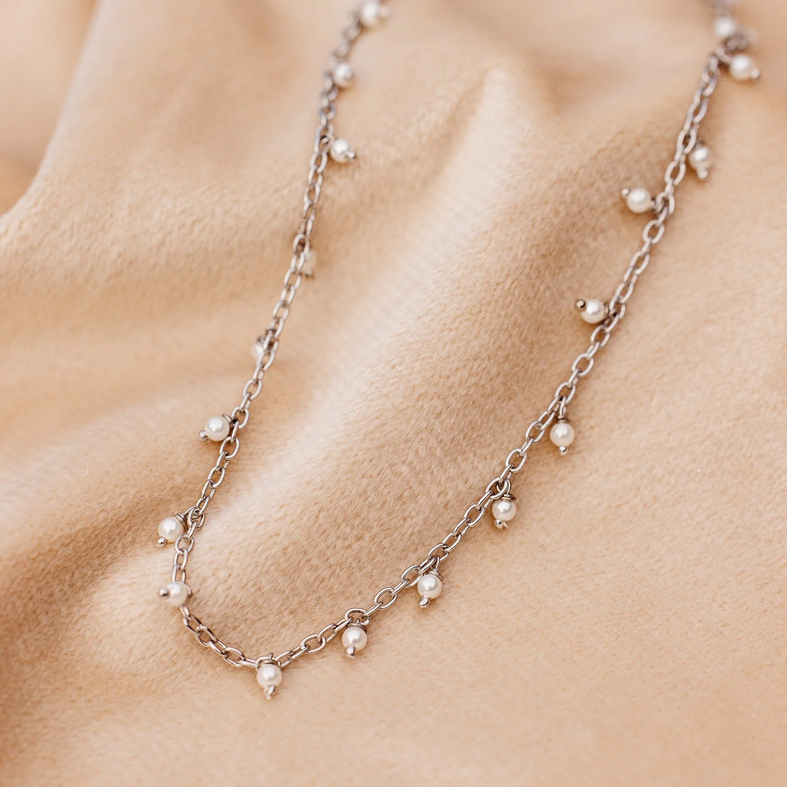 Hanging Pearl Beaded Choker - Image 9