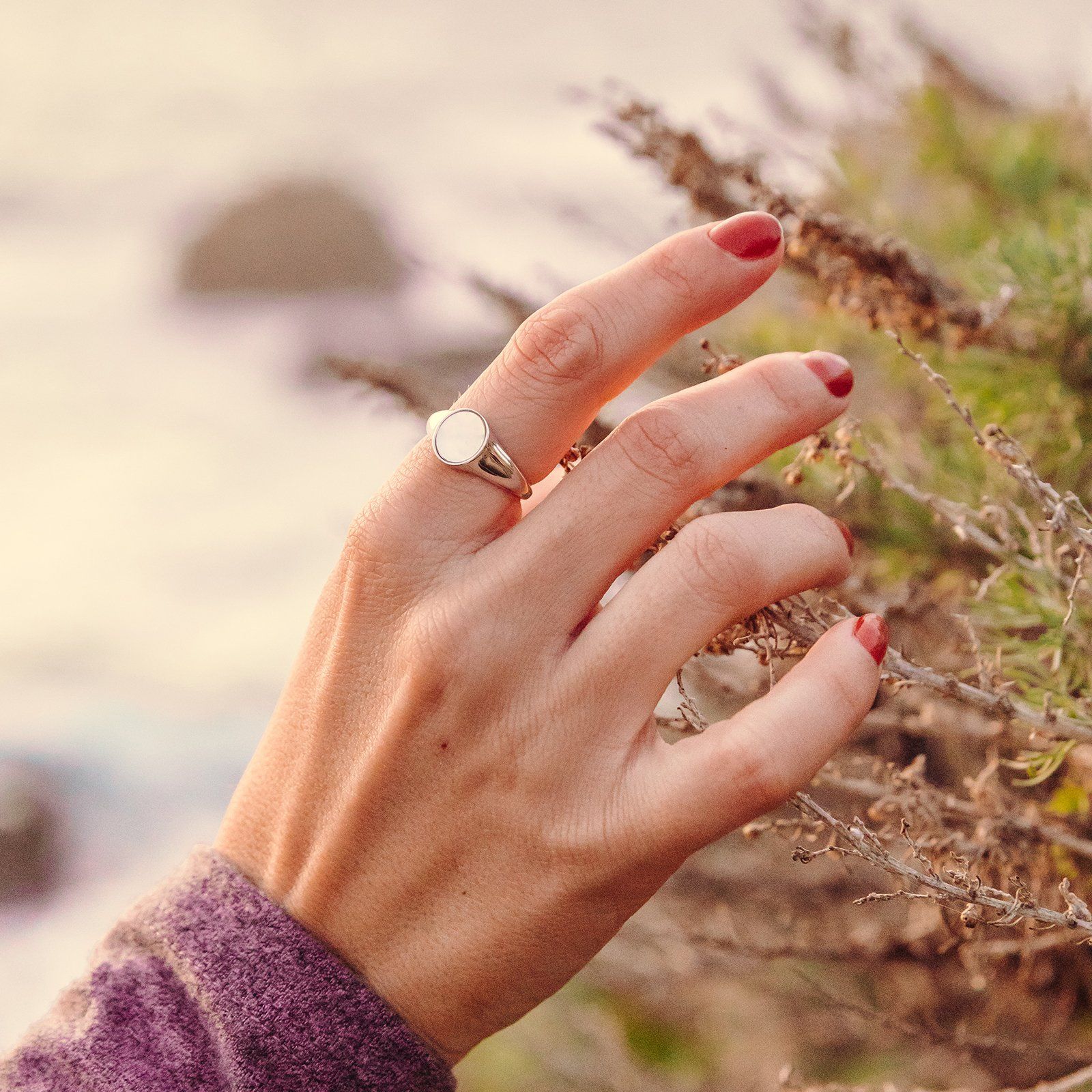 Mother of Pearl Signet Ring - Image 8