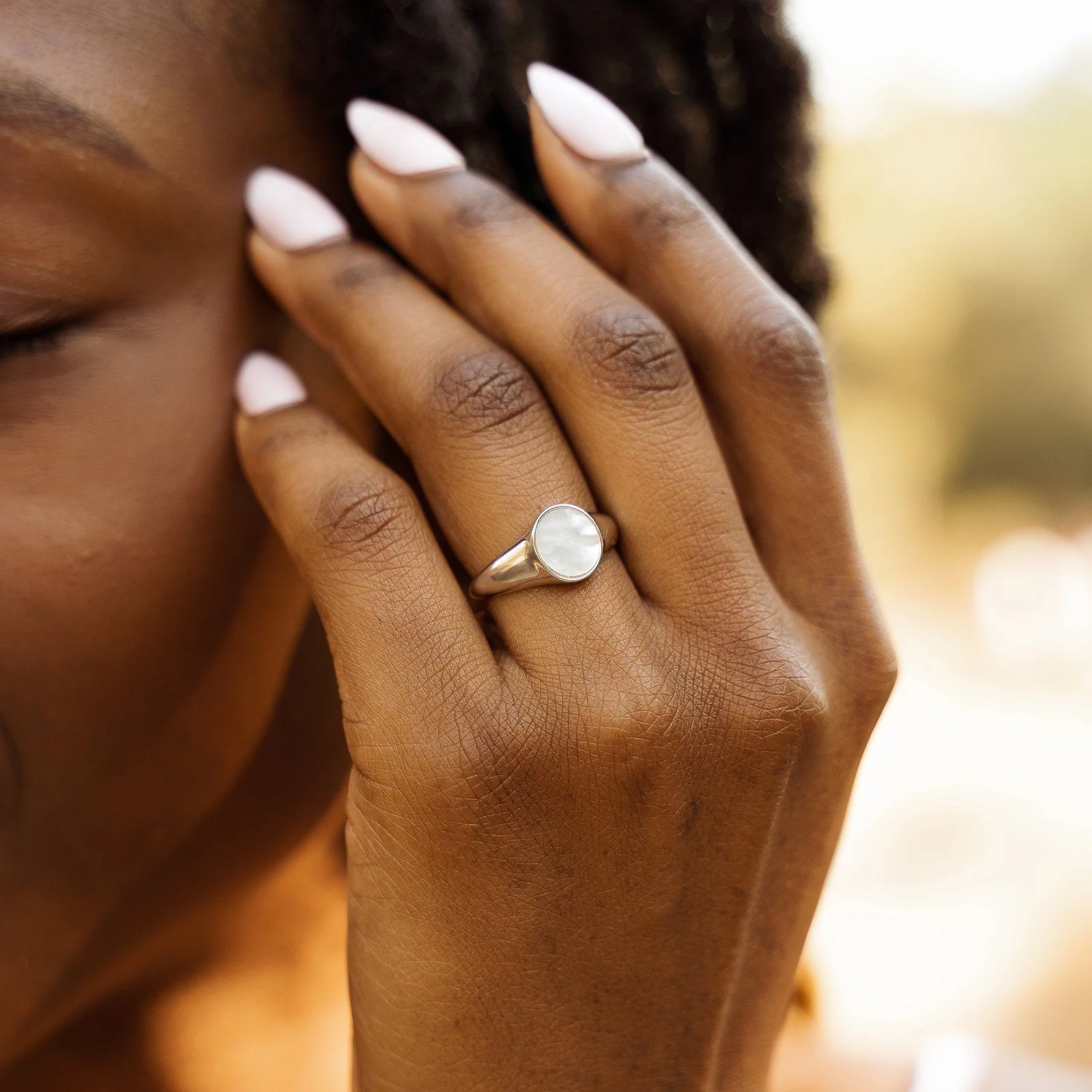 Mother of Pearl Signet Ring - Image 9
